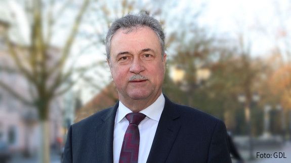 Claus Weselsky war von 2008 bis 2024 Bundesvorsitzender der Gewerkschaft Deutscher Lokomotivführer. Nun ist er Bundesehrenvorsitzender. Claus Weselsky war von 2008 bis 2024 Bundesvorsitzender der Gewerkschaft Deutscher Lokomotivführer. Nun ist er Bundesehrenvorsitzender.